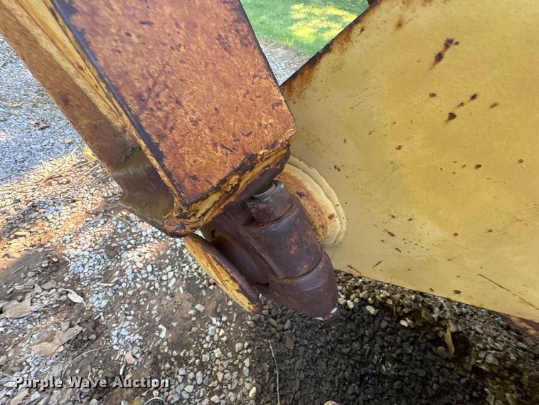 image for item EU5799 Komatsu D135A cable plow