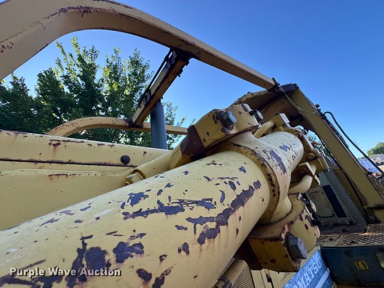 image for item EU5799 Komatsu D135A cable plow
