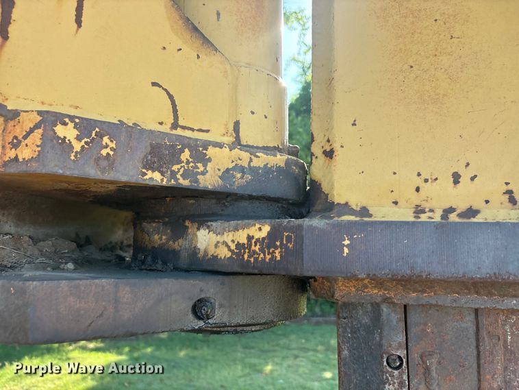 image for item EU5799 Komatsu D135A cable plow