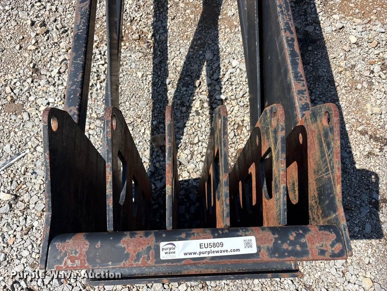 image for item EU5809 (3) Ditch Witch JT2720 drill stem baskets