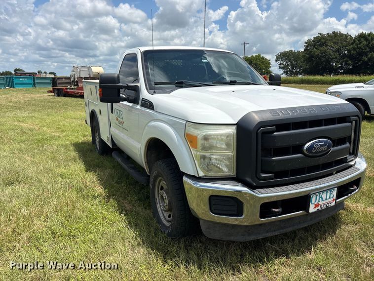 image for item EU5824 2013 Ford F250 Super utility bed pickup truck