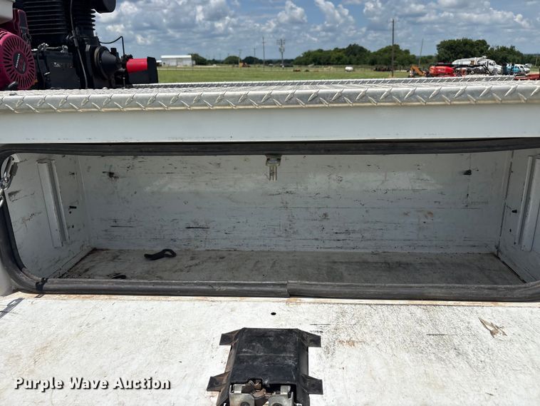 image for item EU5824 2013 Ford F250 Super utility bed pickup truck