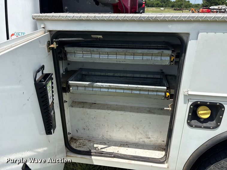image for item EU5824 2013 Ford F250 Super utility bed pickup truck