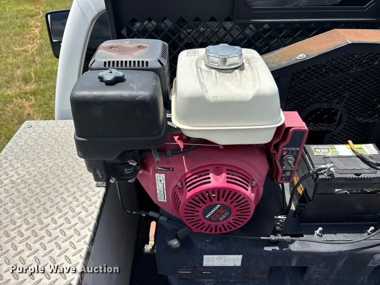 image for item EU5824 2013 Ford F250 Super utility bed pickup truck