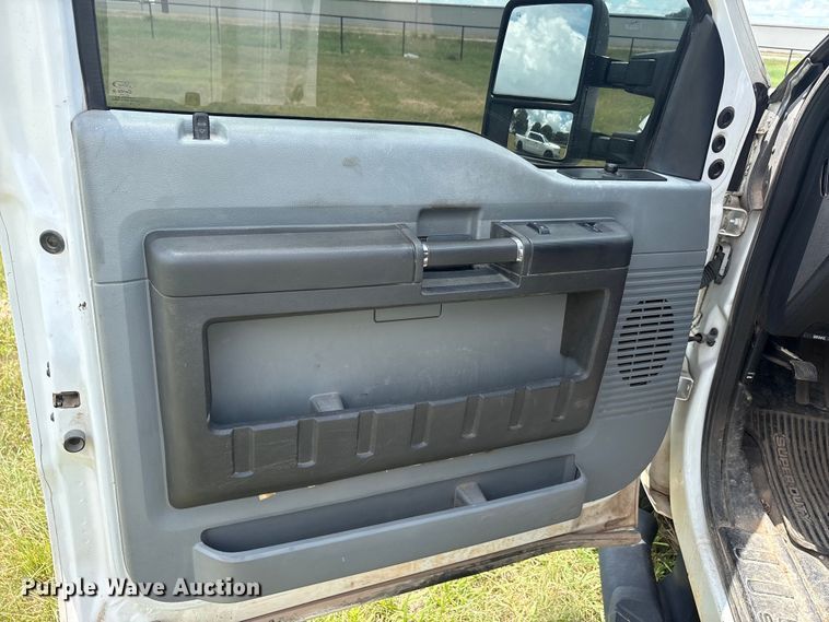 image for item EU5824 2013 Ford F250 Super utility bed pickup truck