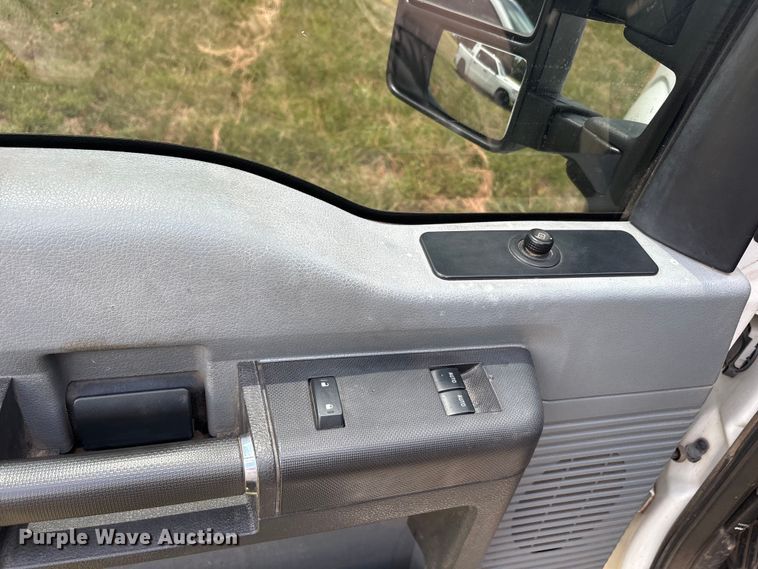 image for item EU5824 2013 Ford F250 Super utility bed pickup truck