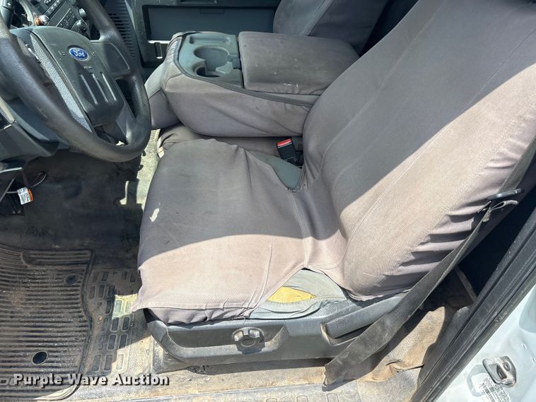 image for item EU5824 2013 Ford F250 Super utility bed pickup truck