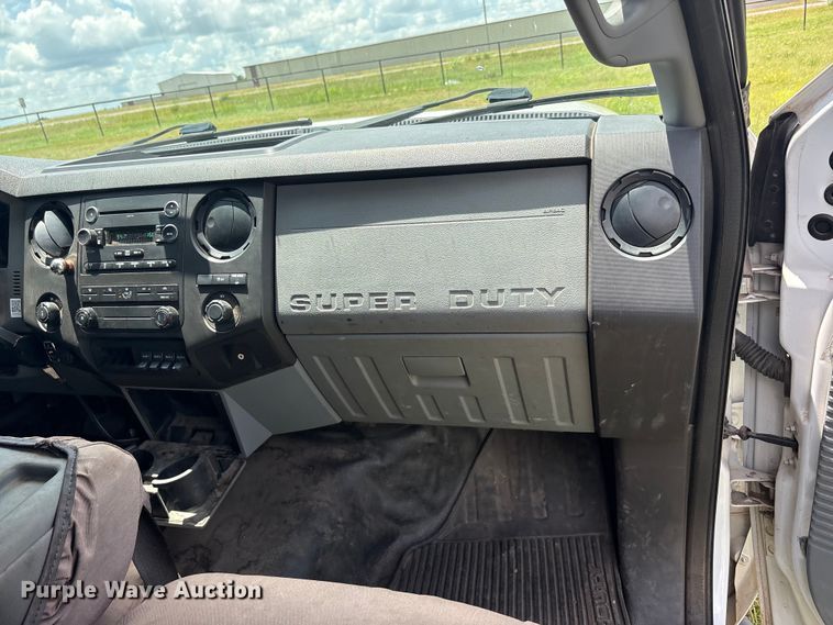 image for item EU5824 2013 Ford F250 Super utility bed pickup truck