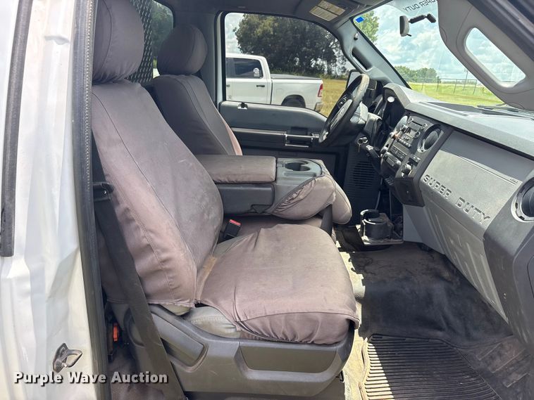 image for item EU5824 2013 Ford F250 Super utility bed pickup truck
