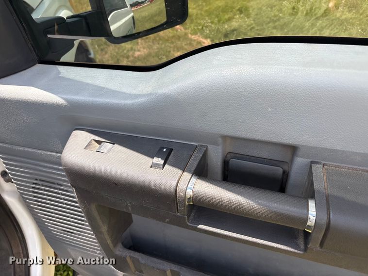 image for item EU5824 2013 Ford F250 Super utility bed pickup truck