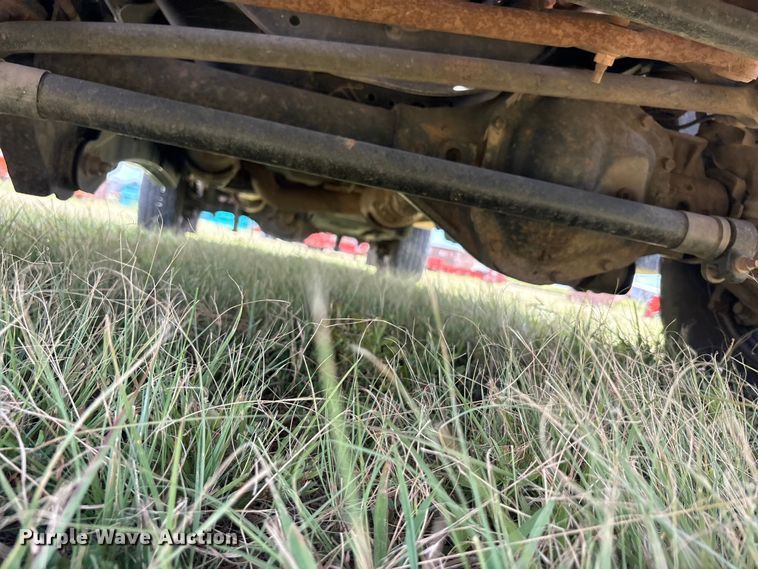 image for item EU5824 2013 Ford F250 Super utility bed pickup truck