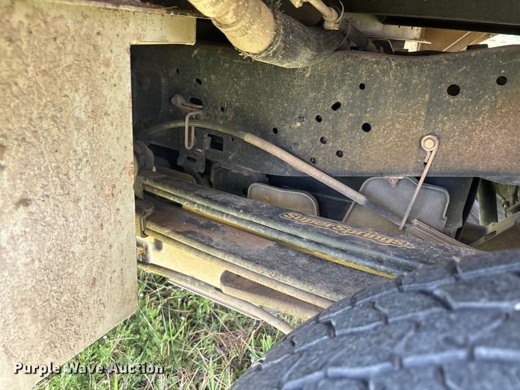 image for item EU5824 2013 Ford F250 Super utility bed pickup truck