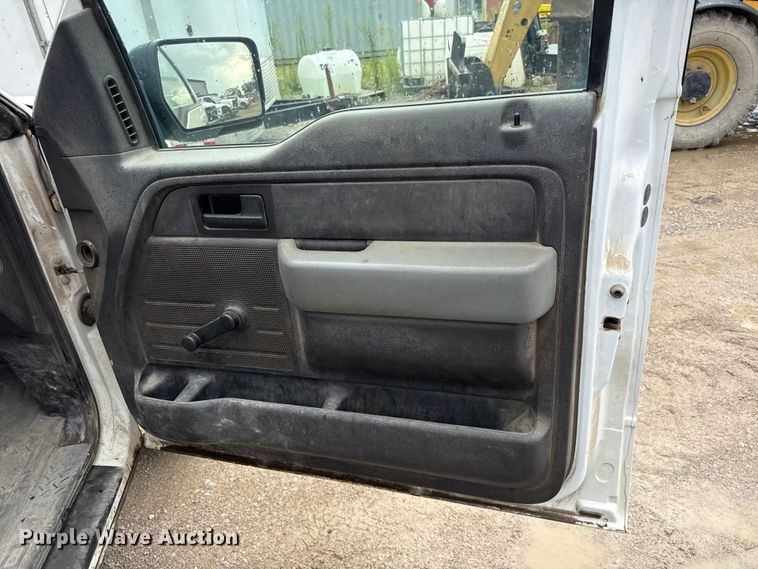 image for item EV6033 2011 Ford F150 XL pickup truck