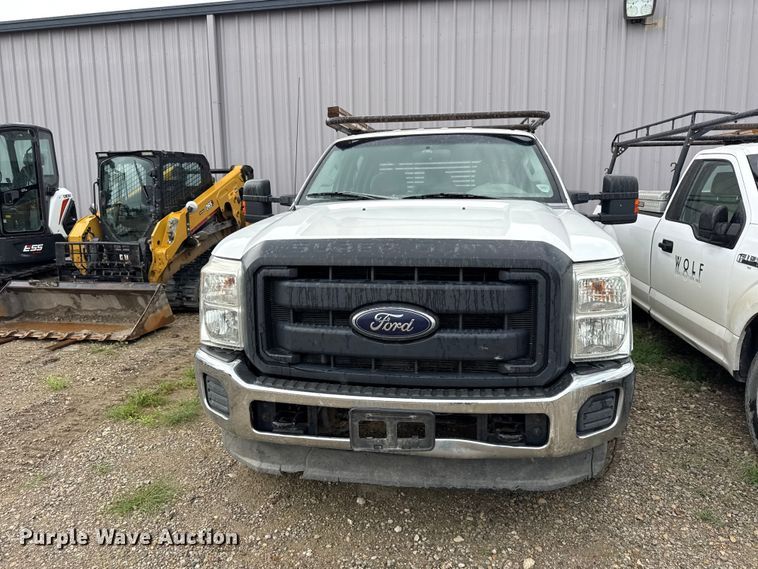 image for item EV6035 2012 Ford F250 Super Duty  Crew Cab bale bed pickup truck