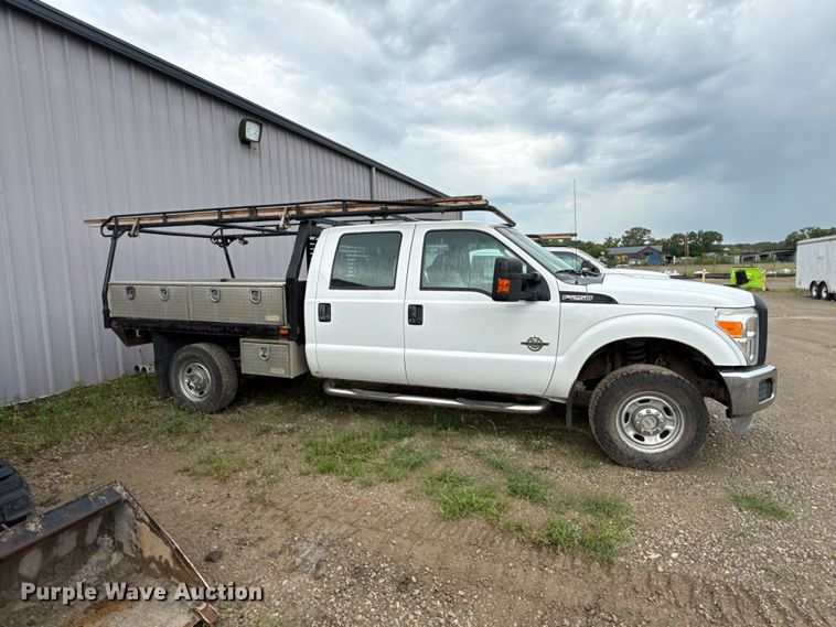 image for item EV6035 2012 Ford F250 Super Duty  Crew Cab bale bed pickup truck
