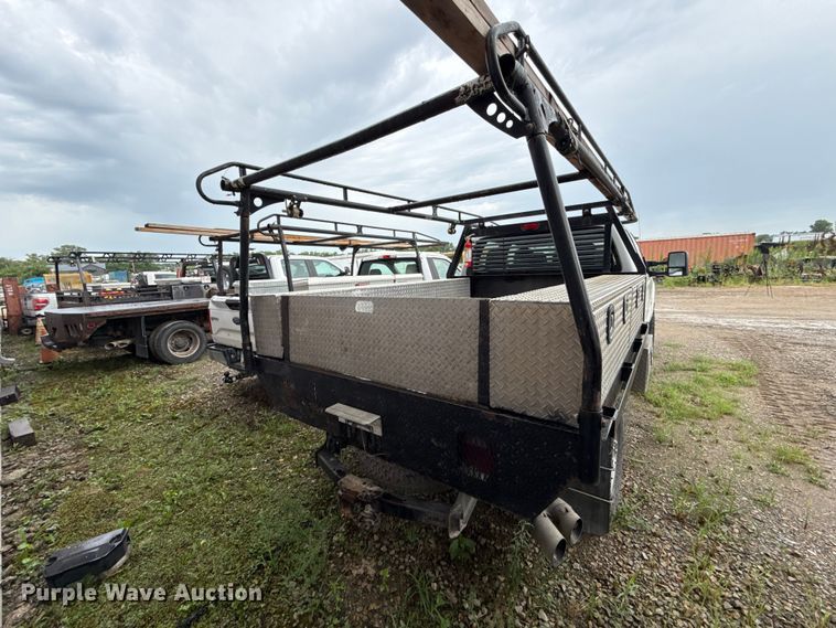 image for item EV6035 2012 Ford F250 Super Duty  Crew Cab bale bed pickup truck