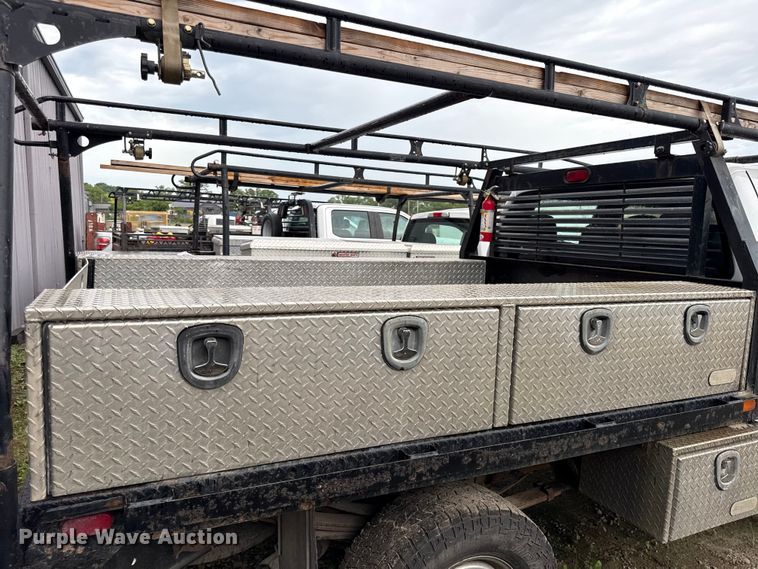 image for item EV6035 2012 Ford F250 Super Duty  Crew Cab bale bed pickup truck