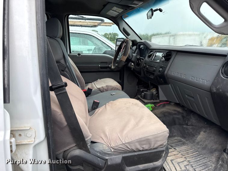 image for item EV6035 2012 Ford F250 Super Duty  Crew Cab bale bed pickup truck