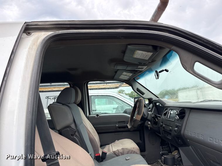 image for item EV6035 2012 Ford F250 Super Duty  Crew Cab bale bed pickup truck