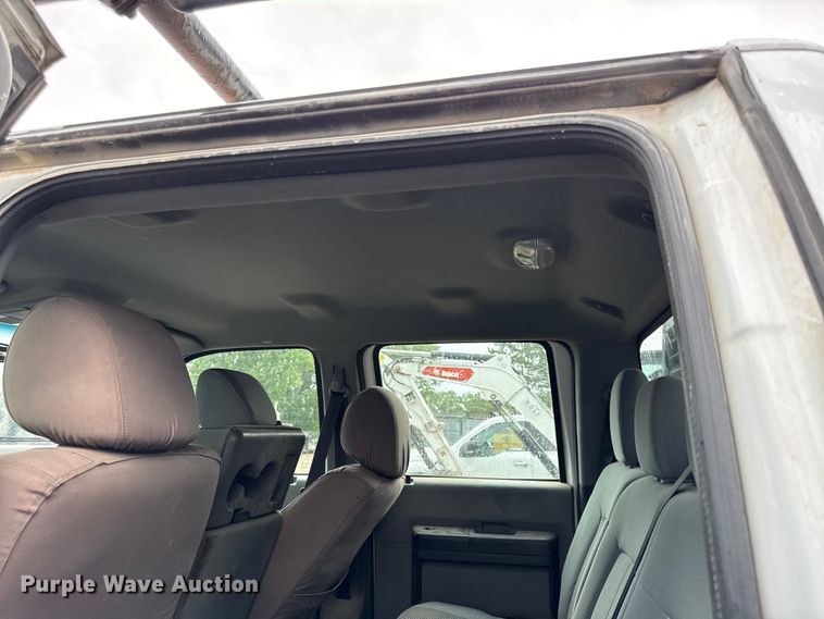 image for item EV6035 2012 Ford F250 Super Duty  Crew Cab bale bed pickup truck