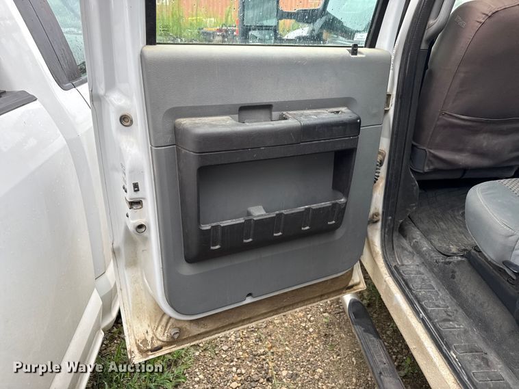 image for item EV6035 2012 Ford F250 Super Duty  Crew Cab bale bed pickup truck