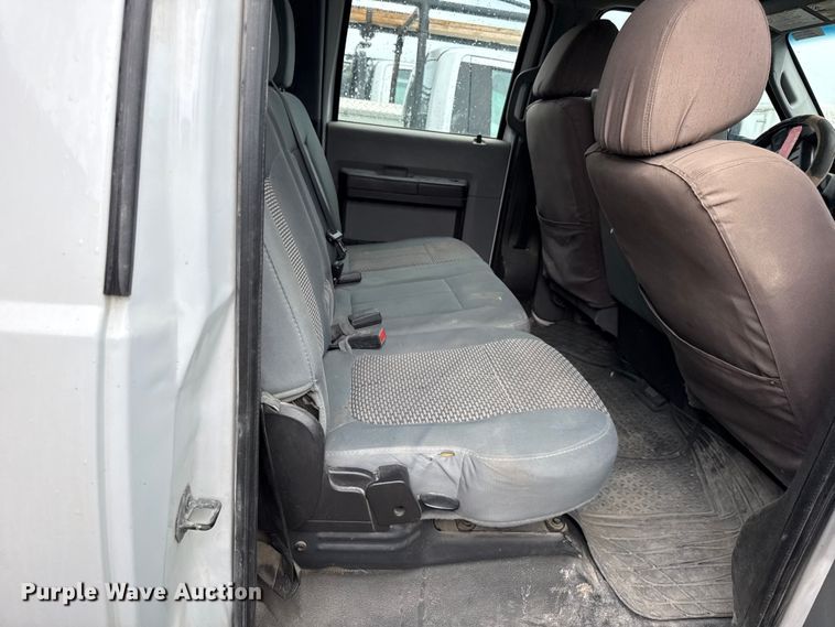 image for item EV6035 2012 Ford F250 Super Duty  Crew Cab bale bed pickup truck