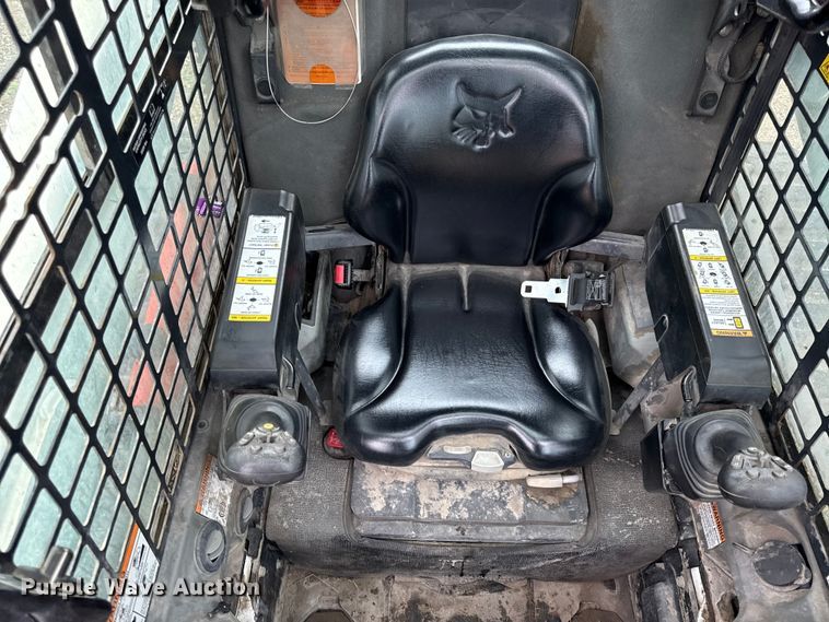 image for item EV6037 2016 Bobcat T750 tracked skid steer loader