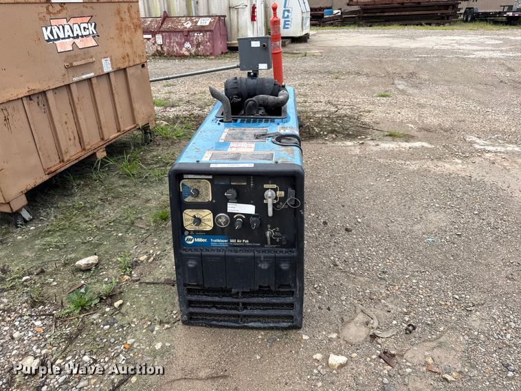 image for item EV6039 Miller Trailblazer 302 Air Pak welder/generator