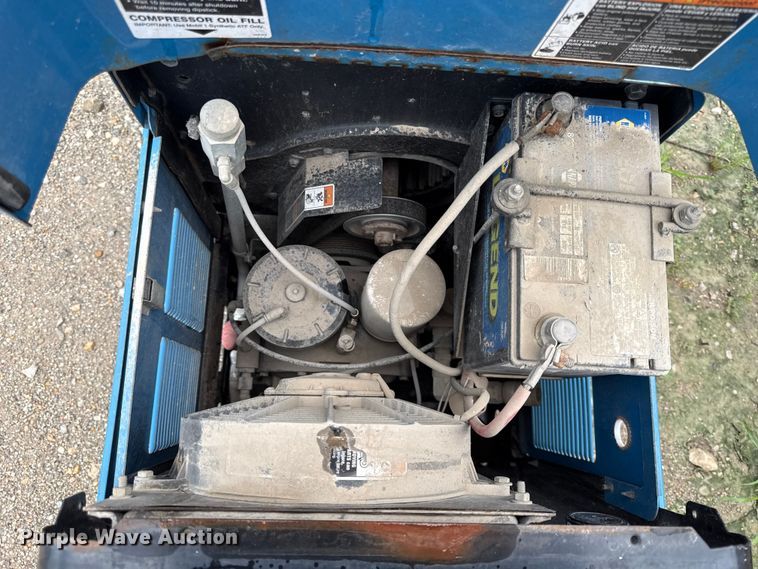 image for item EV6039 Miller Trailblazer 302 Air Pak welder/generator