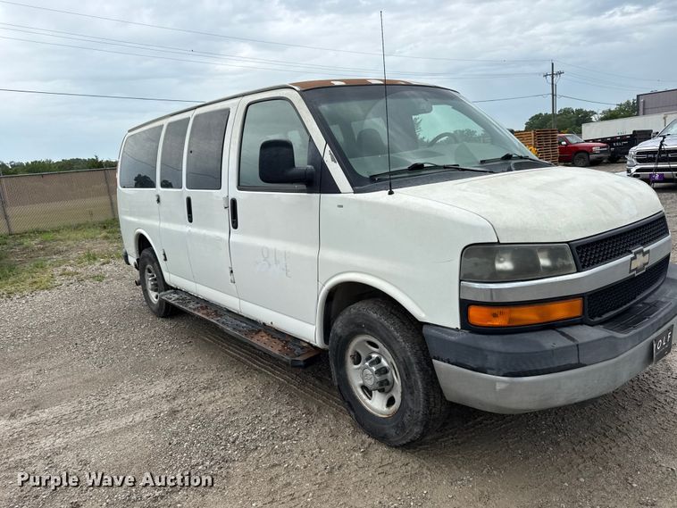 image for item EV6040 2007 Chevrolet Express 3500 van