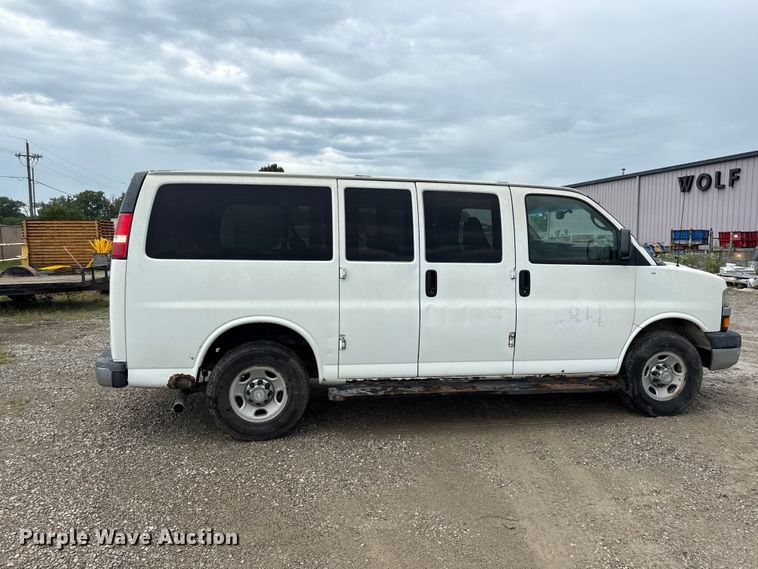 image for item EV6040 2007 Chevrolet Express 3500 van