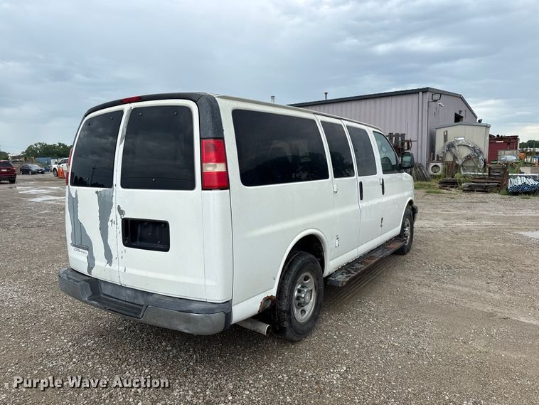 image for item EV6040 2007 Chevrolet Express 3500 van