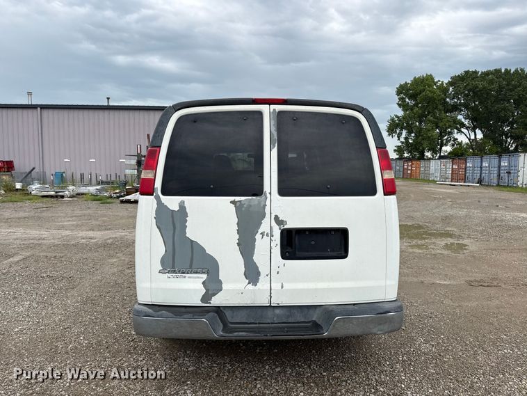image for item EV6040 2007 Chevrolet Express 3500 van