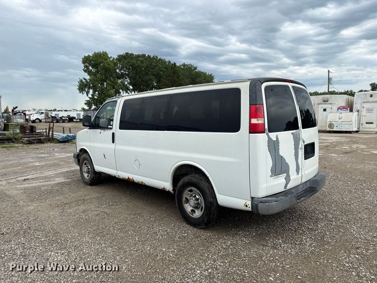 image for item EV6040 2007 Chevrolet Express 3500 van