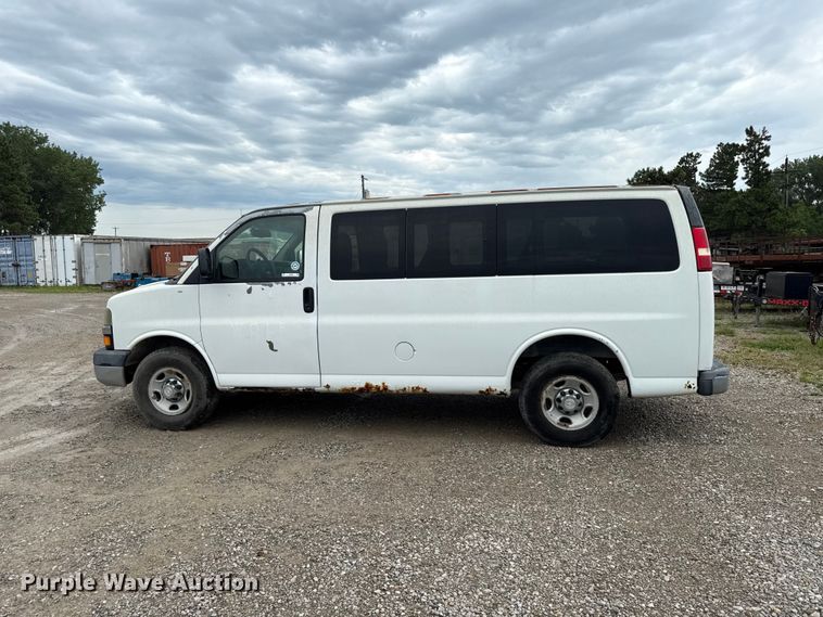 image for item EV6040 2007 Chevrolet Express 3500 van