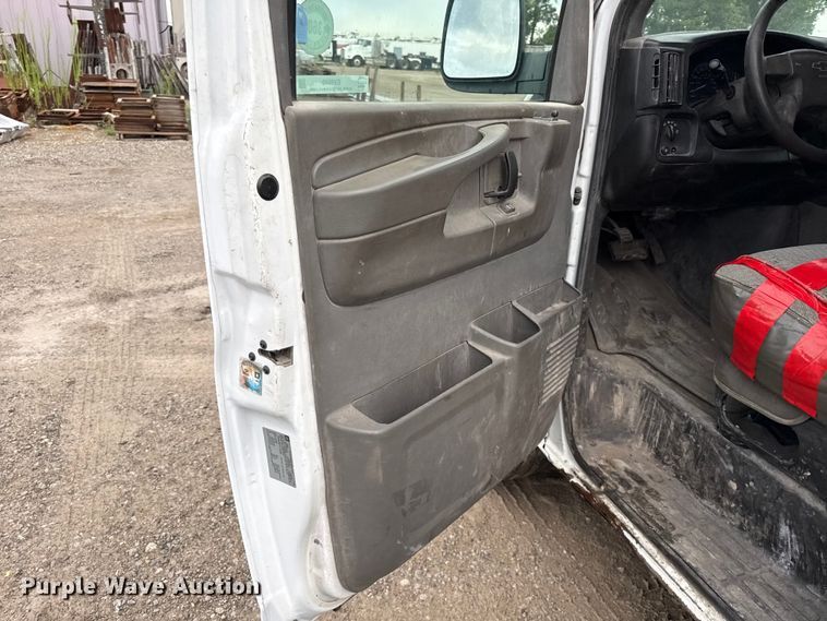 image for item EV6040 2007 Chevrolet Express 3500 van