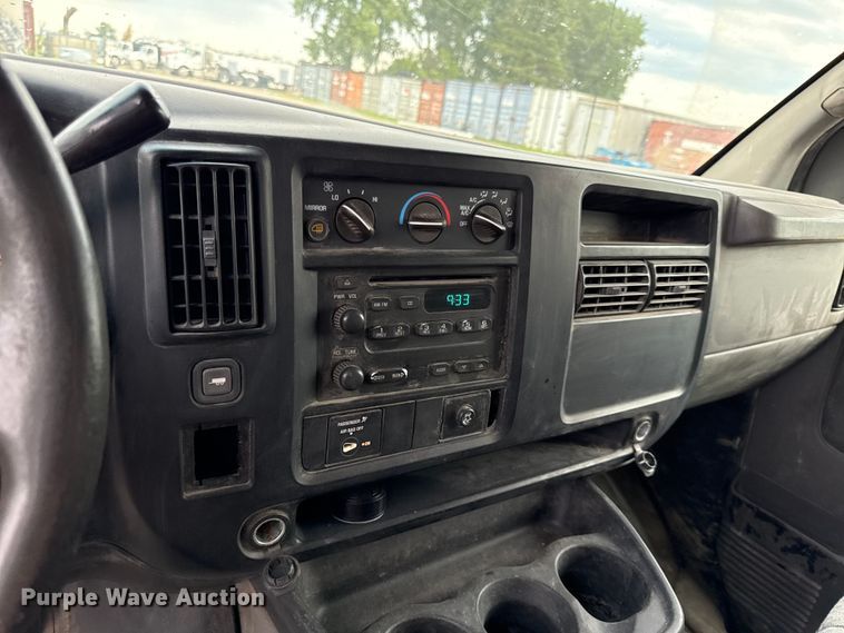 image for item EV6040 2007 Chevrolet Express 3500 van