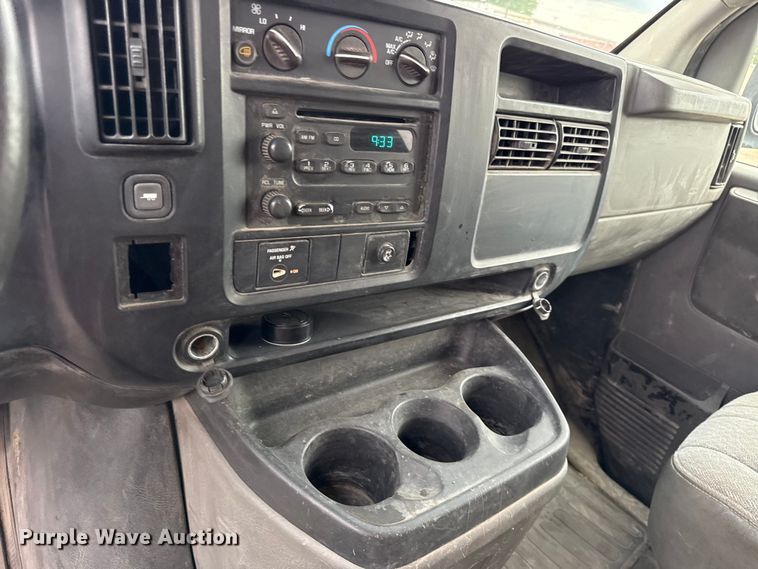 image for item EV6040 2007 Chevrolet Express 3500 van