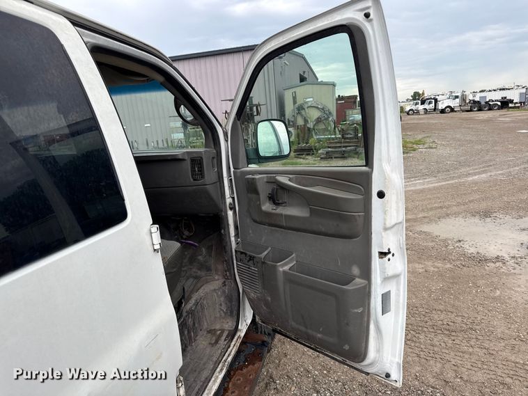 image for item EV6040 2007 Chevrolet Express 3500 van