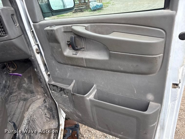 image for item EV6040 2007 Chevrolet Express 3500 van