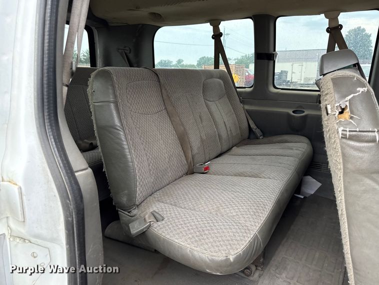 image for item EV6040 2007 Chevrolet Express 3500 van