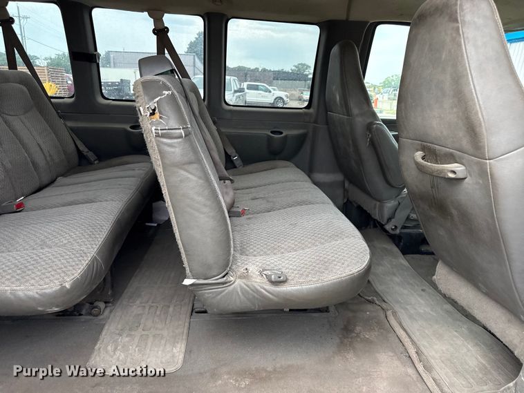image for item EV6040 2007 Chevrolet Express 3500 van