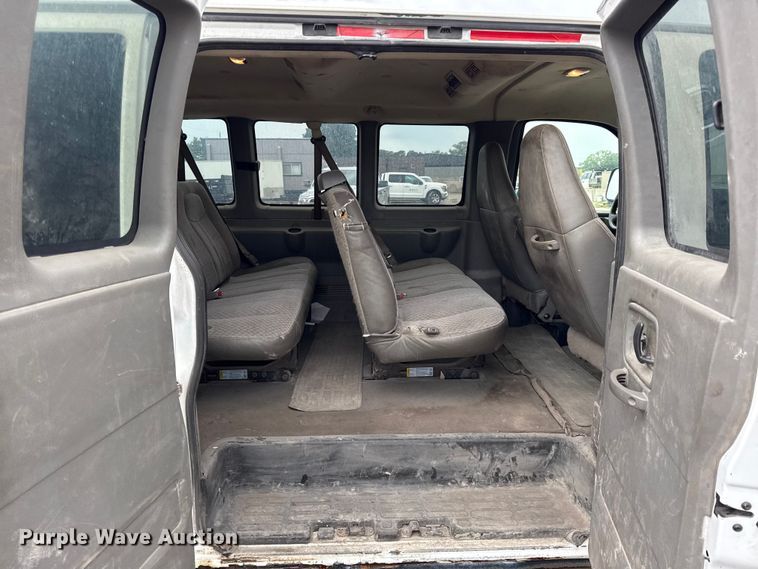 image for item EV6040 2007 Chevrolet Express 3500 van