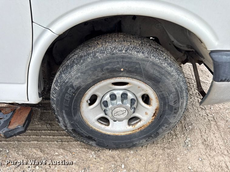 image for item EV6040 2007 Chevrolet Express 3500 van