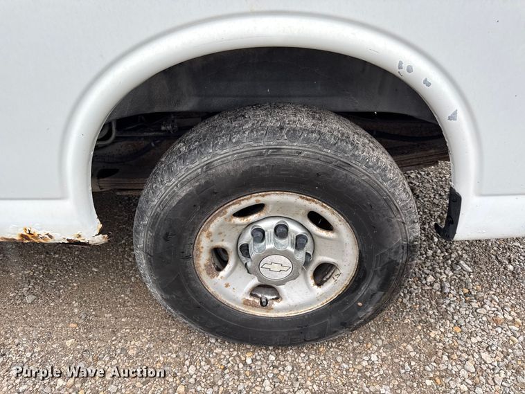 image for item EV6040 2007 Chevrolet Express 3500 van