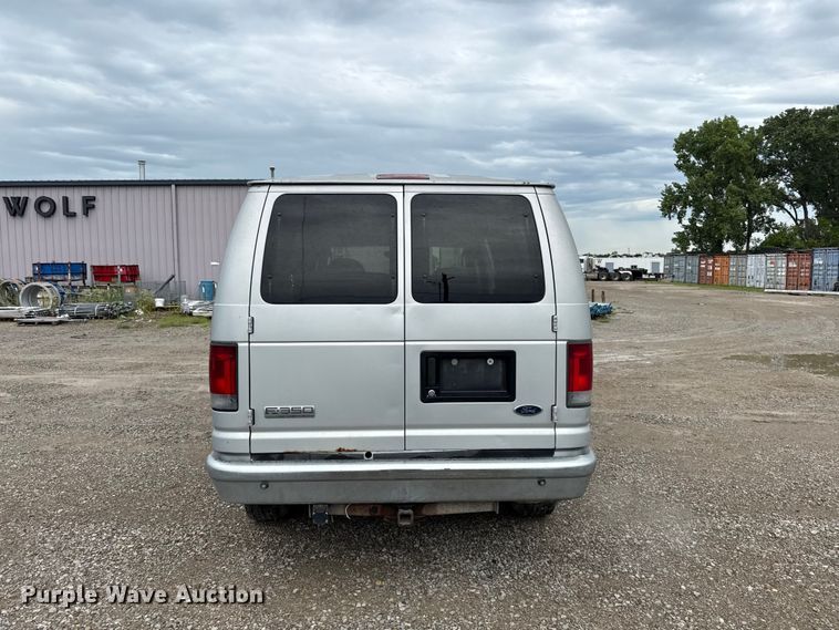 image for item EV6041 2006 Ford E350 Super Duty XLT van