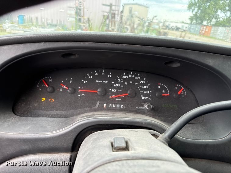 image for item EV6041 2006 Ford E350 Super Duty XLT van