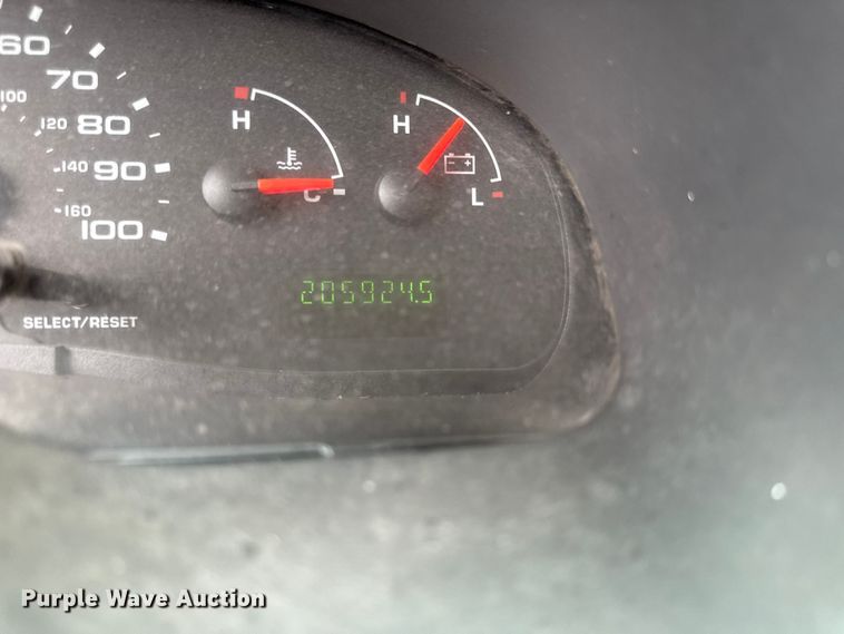 image for item EV6041 2006 Ford E350 Super Duty XLT van
