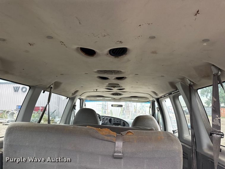 image for item EV6041 2006 Ford E350 Super Duty XLT van