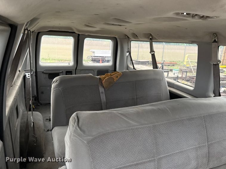 image for item EV6041 2006 Ford E350 Super Duty XLT van
